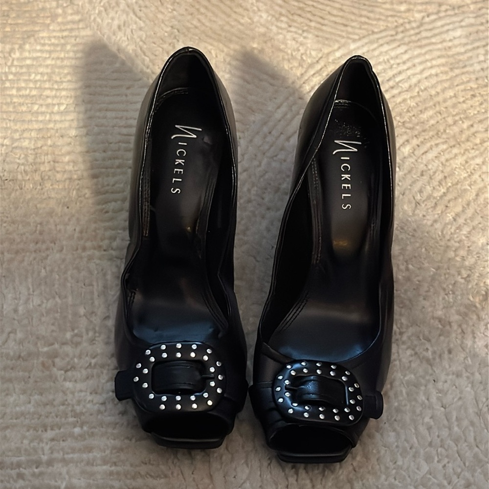 Nickels black slide open toe buckle studded buckle detail heels shoes Sz 8
